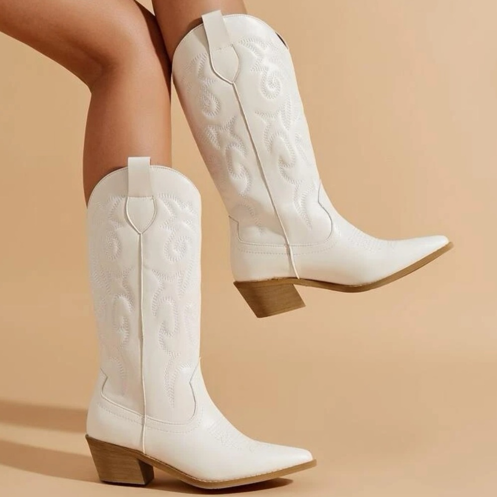 ✨SOLD ✨ NWT White and Tan Faux Leather boots!